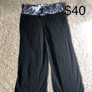 Lululemon wide leg capris size 4